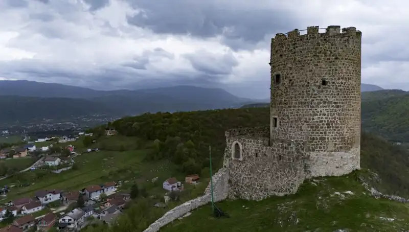 Sokolac Kalesi: Bosna Hersek’in Tarihi Hazinesi Zamana Direniyor