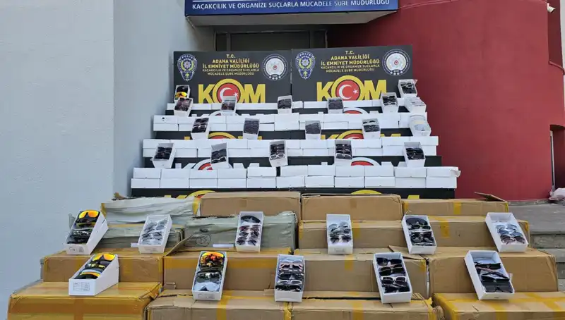 Adana'da Tarihi Operasyon: 12 Bin Kaçak Güneş Gözlüğü Ele Geçirildi