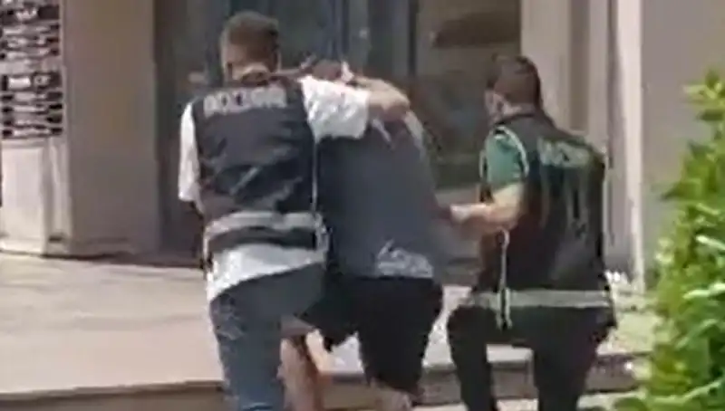 Sahte Dövizle Alışveriş Yapan Turist Sınır Dışı Edildi: Detaylar Ortaya Çıktı