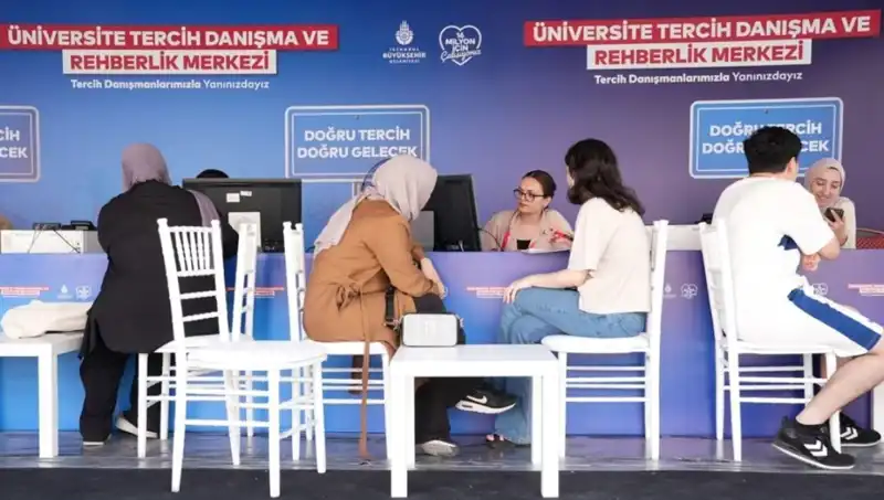 İstanbul'da Gençler İçin Yeni Bir Fırsat: İBB Tercih Danışma ve Rehberlik Merkezi Açıldı