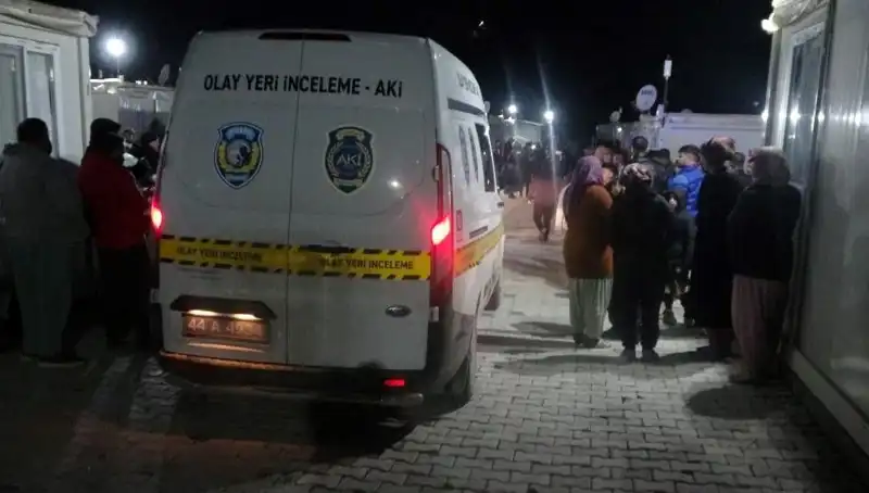 Husumetlilerin Kavgasında Kan Aktı: Sokaklar Canınızı Sıkabilir!