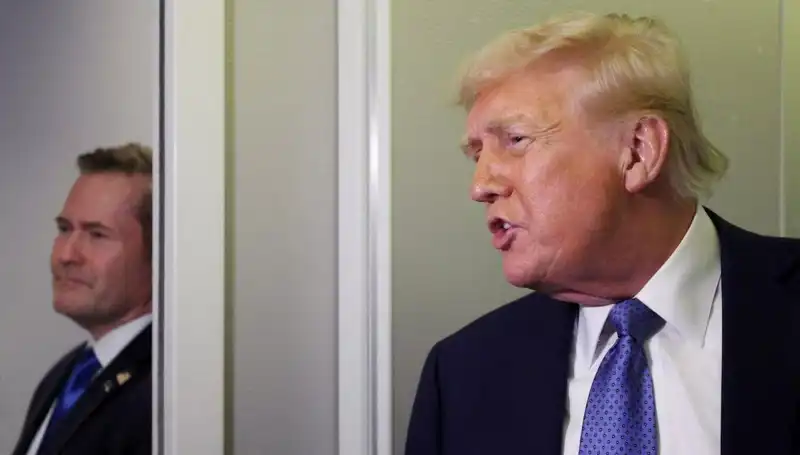 Trump, Mike Waltz'u Görevden Aldı: Sızdırılan Belgelerle Şok Gelişme