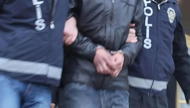 Adana'da Yüzde Yüz Uyuşturucu Denetimi: 45 Kişi Gözaltında