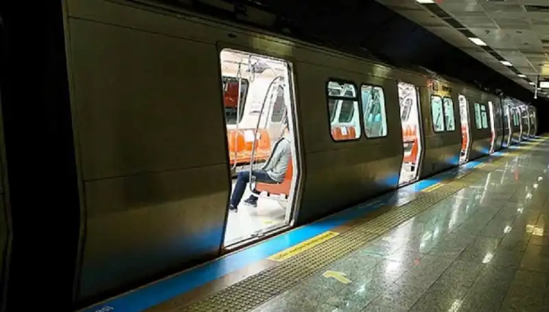 İstanbul'da Metro Duraklarının Kapatılması: Seyahat Üzerindeki Olumlu ve Olumsuz Etkiler