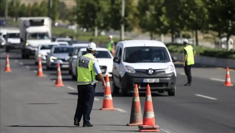 Konvoyla Tüneli Kapatan Protestolar: Şehirler Karşı Karşıya Geldi