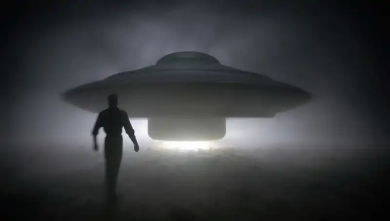 UFO Uzmanından Şok Edici Uyarı: Uzaylılar Masum İnsanları Hedefliyor!