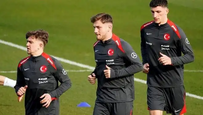 Fenerbahçe'nin Yıldızı Galatasaray'da! PSG Anlaşması Fırtına Gibi Esti