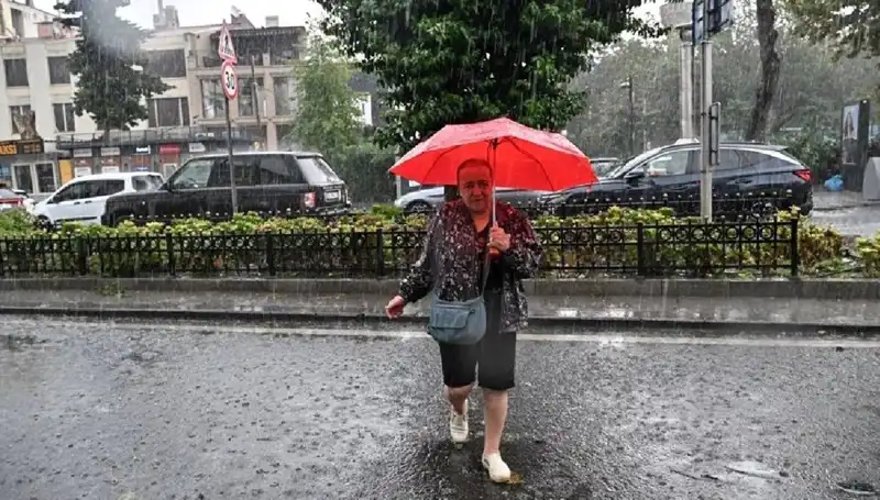 Sarı Kodu Yağış Uyarısı: Hazırlığınızı Yapın, Tehlike Geliyor!