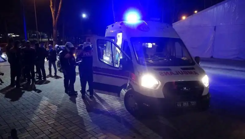 Parkta Silahlı Kavga: İki Grupla Çatışma Güvenliği Tehdit Etti!