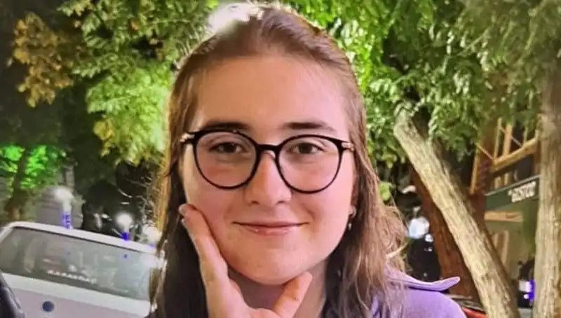 Çanakkale'de Gizemli Kayboluş: Lise Öğrencisi Ayşegül Aranıyor