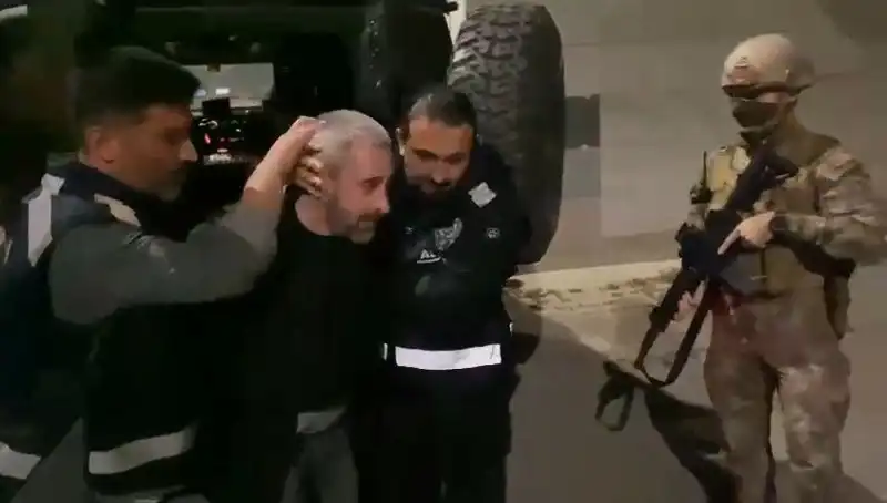 Kardeş Katili Yakalandı: 213 Saatlik Görüntü İncelemeleri Sonucu Ortaya Çıktı