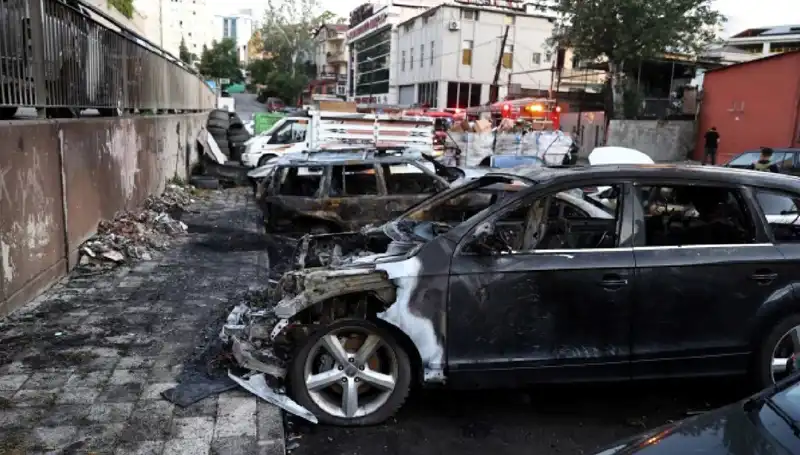 Sanayide Tamir İçin Bekleyen Araçlar Alev Alev Yandı: Olayın Sebepleri Neler?