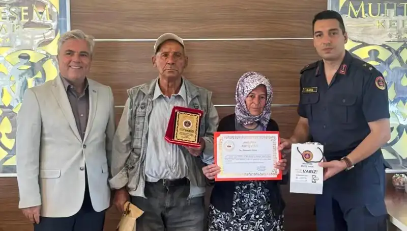 Tek Varlıkları Olan Evlerini Jandarmaya Bağışlayan Ailenin Duygulandıran Hikayesi