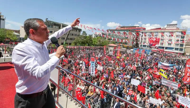 Özgür Özel'den Çarpıcı Açıklama: Açıkça Silah Bırakmayı Destekliyoruz!