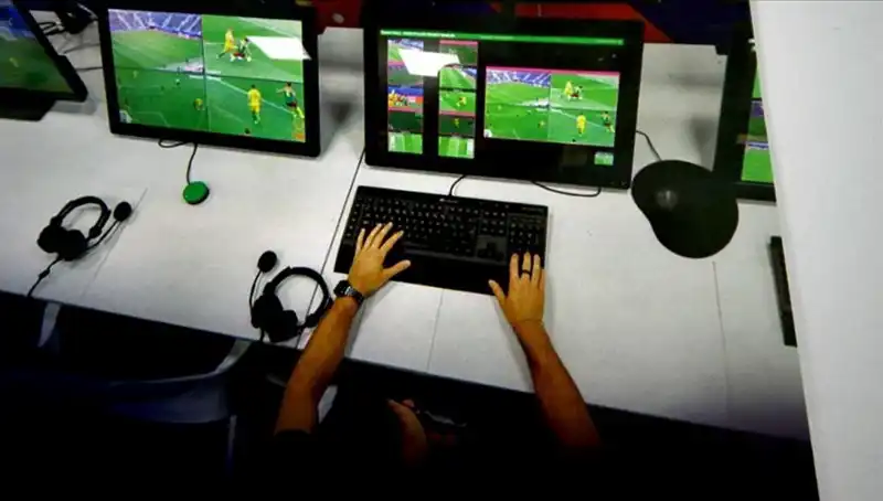 İtalya'da VAR Uygulamasına Ekran Yansımaları: Futbolda Devrim Zamanı
