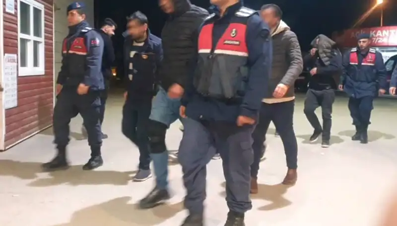 İkna Okçuluğunun Gölgesinde: Bağ Evinde Uyuşturucu Partisi Baskını!