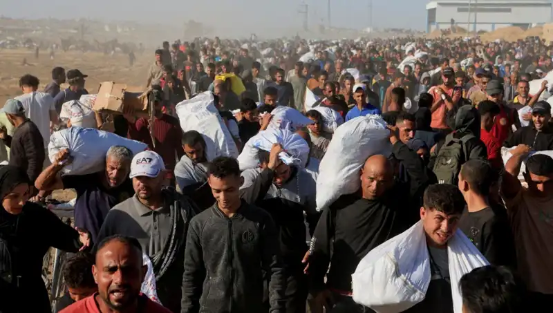 İsrail Ordusu, Han Yunus’a 15 Kilometrelik Kuşatma Koridoru Açtı