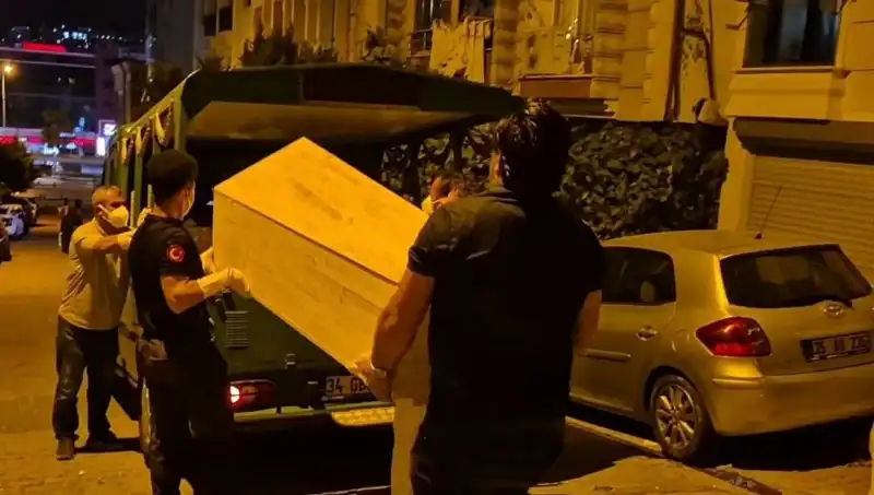 Esenyurt'ta Gizemli Ölüm: Kadın Bulundu, Olayın Perdesi Aralanıyor!