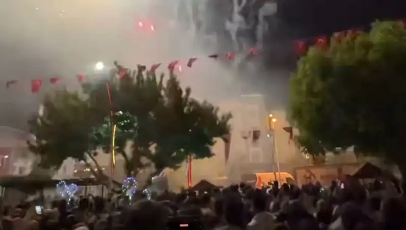 Havai Fişek Gösterisi Sonrası Hastanelik Olma İddiası Şok Yarattı