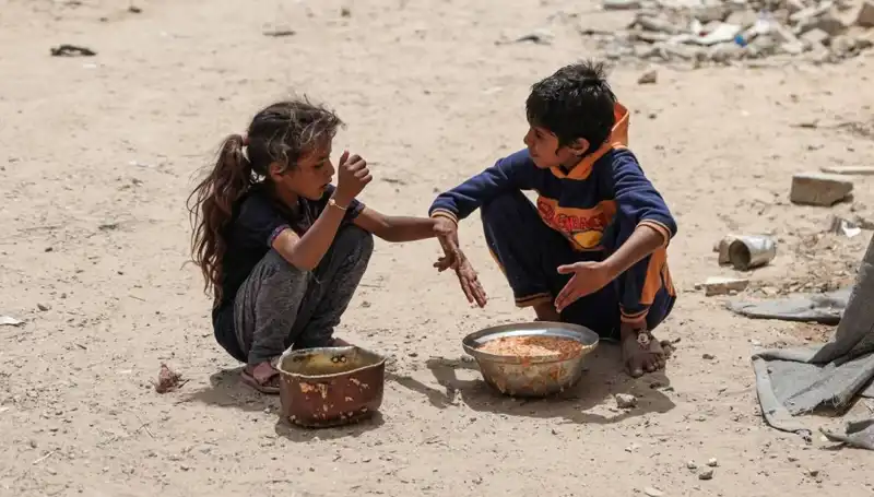 Gazze'de Dört Yaşındaki Çocuk Açlıktan Hayatını Kaybetti!