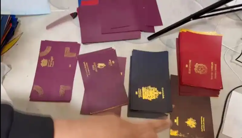 Sahte Belge Çetelerine Şok Operasyon: Pasaport, Vize ve Daha Fazlası!