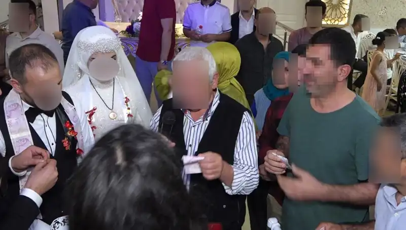 Davetsiz Düğüne Giden Kadın: Pasta Yedi, Takıları Çaldı!