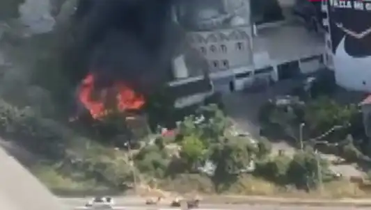 Kağıthane'de Yangın Alarmı: Gökleri Saran Dumanlar Endişe Yarattı