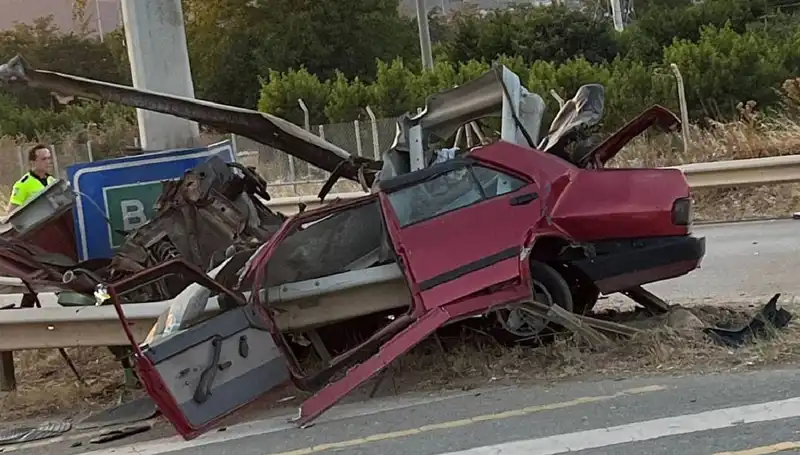 Hurdaya Dönüşen Araçta Yaşanan Talihsiz Kaza: Genç Kız Hayatını Kaybetti