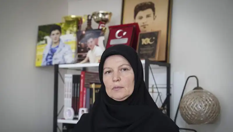 15 Temmuz'un Unutulmaz Kahramanı: 16 Yaşındaki Mahir Ayabak ve Annesinin Yürek Burkan Hikayesi