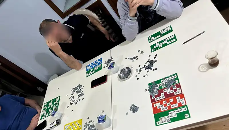 TikTok Canlı Yayınında Şok Gelişme: Polis Baskını 22 Kişi Suçüstü Yakalandı!